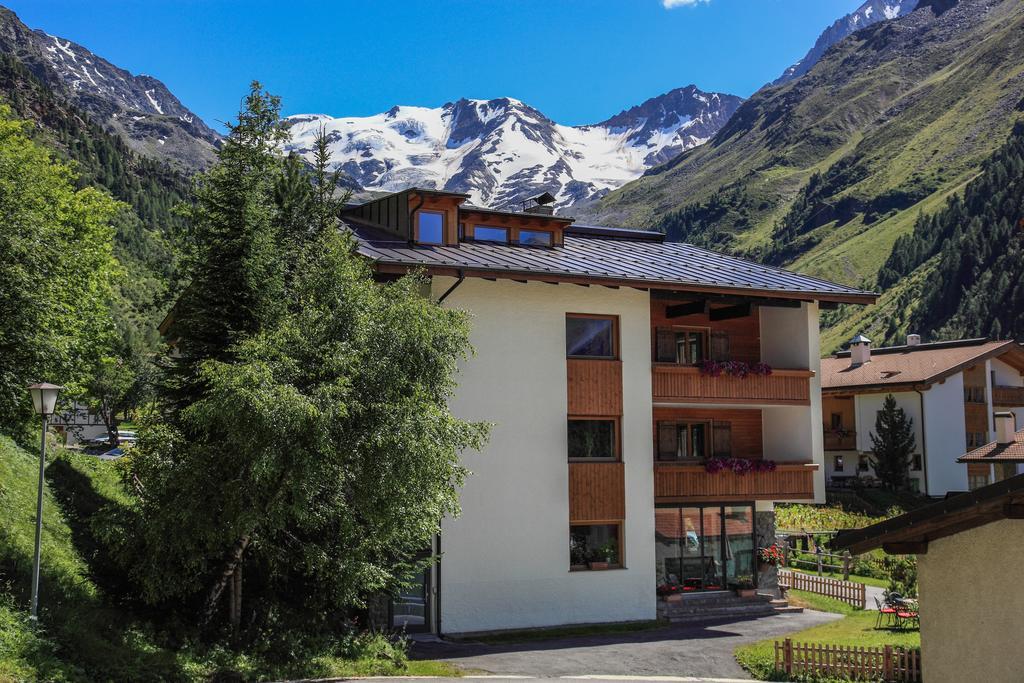 Garni Des Alpes Hotel Solda Exterior photo
